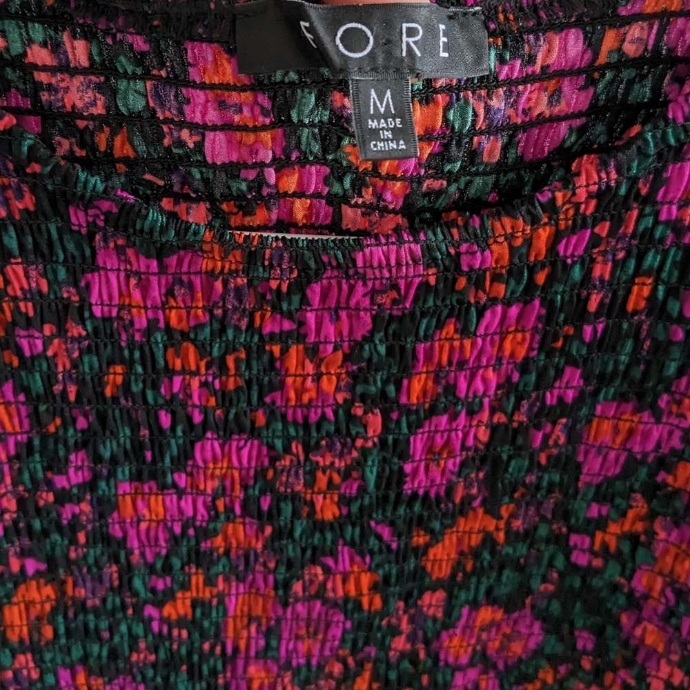Floral Puff-Sleeve Maxi Dress in Magenta and Black - Picture 6 of 6
